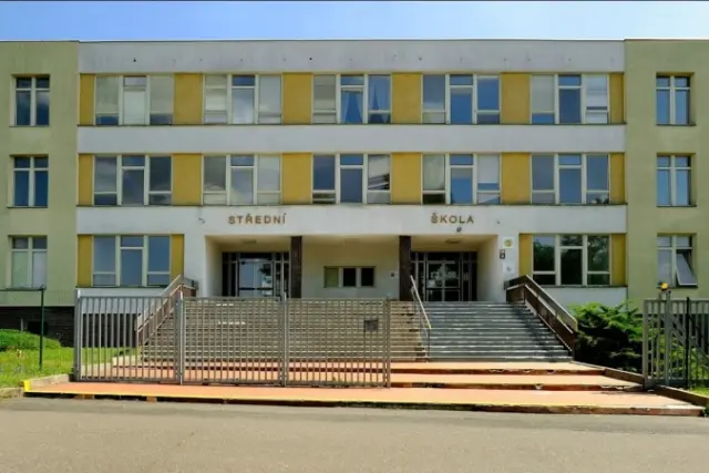 Přejmenování školy